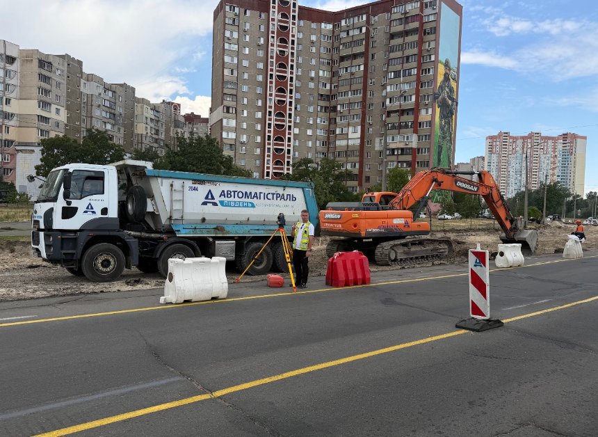 У Києві тривають ремонти доріг 