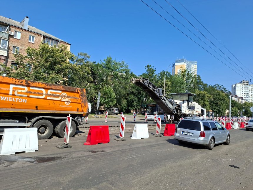У Києві тривають ремонти доріг 