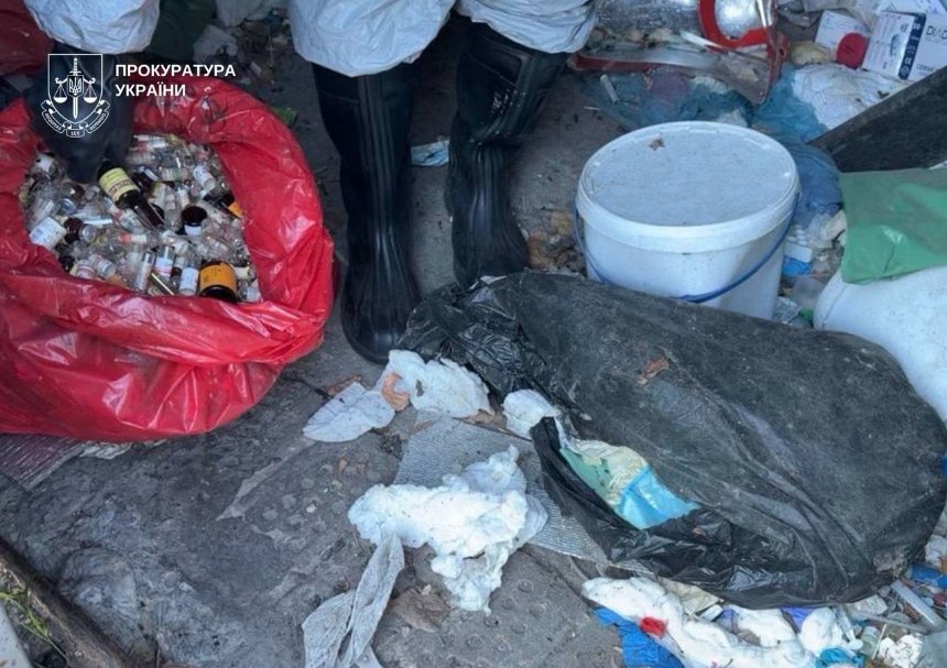 У Києві знайшли склад із небезпечними медвідходами