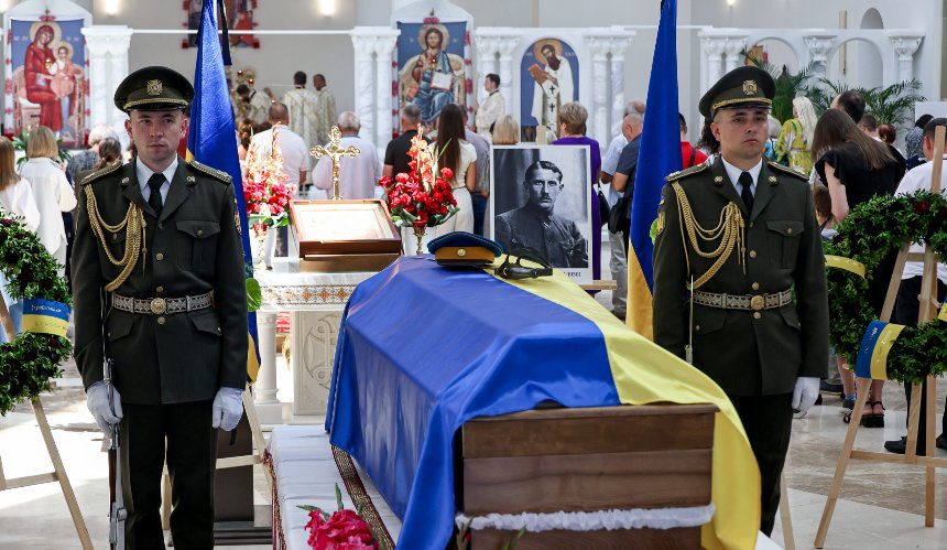 У Києві відбулося прощання з провідником ОУН Євгеном Коновальцем: деталі