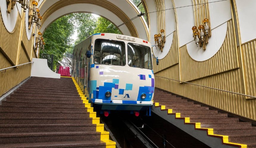Київський фунікулер відновлює роботу після планового ремонту: що оновили