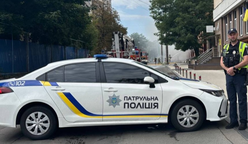 Денна атака дронів на Київ 30 серпня: пожежа та пошкодження кафе