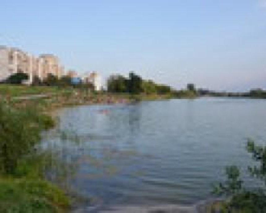 Регионал Петр Мельник открыл озеро, в котором опасно купаться