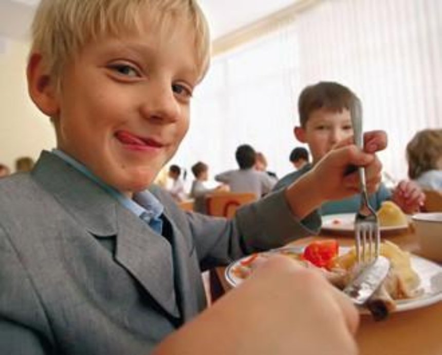 В КГГА рассматривают возможность доплаты родителями за школьные обеды