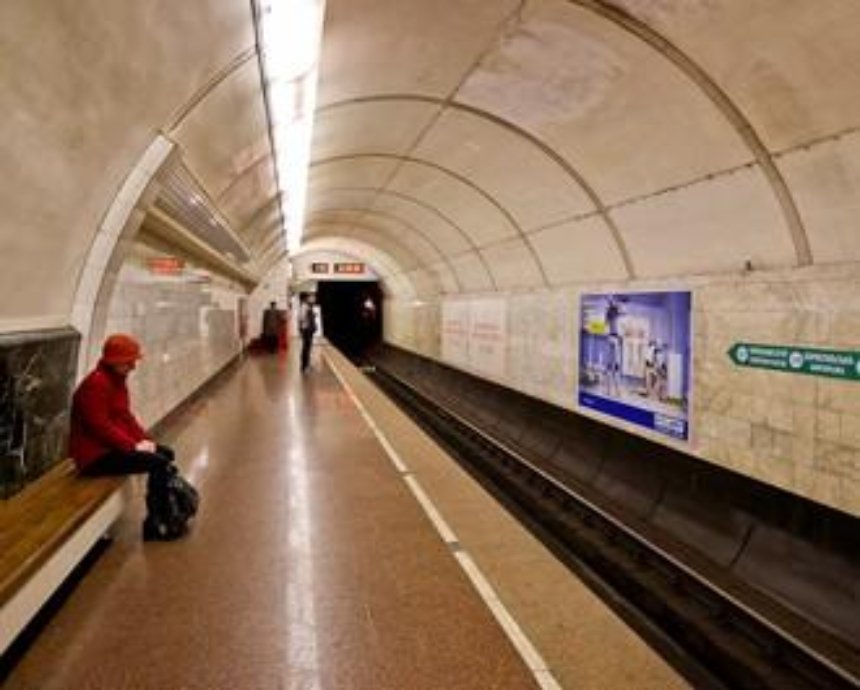 В Киеве на "зеленой" ветке метро хотят удлинить платформы и поезда