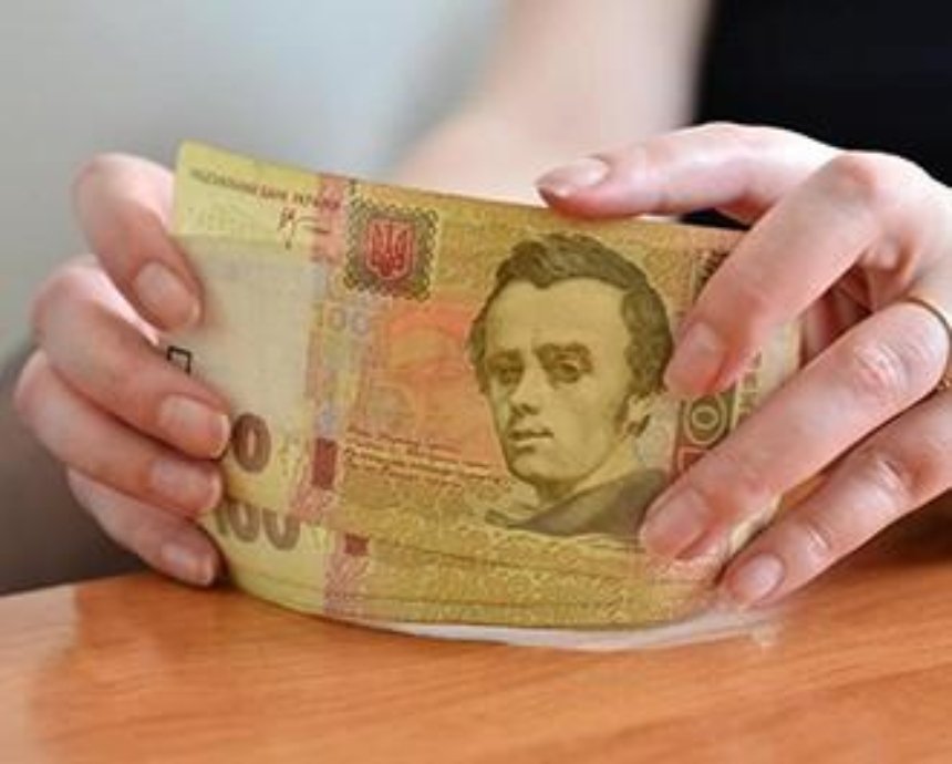 Под Киевом "липовая" соцработница выманила у пенсионерки почти 10 тысяч гривен