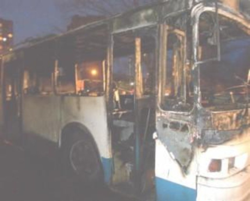 Ночью в Киеве дотла выгорел троллейбус