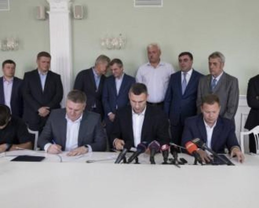 Кличко підписав меморандум з поліцією та забудовниками для забезпечення правопорядку на будмайданчиках столиці