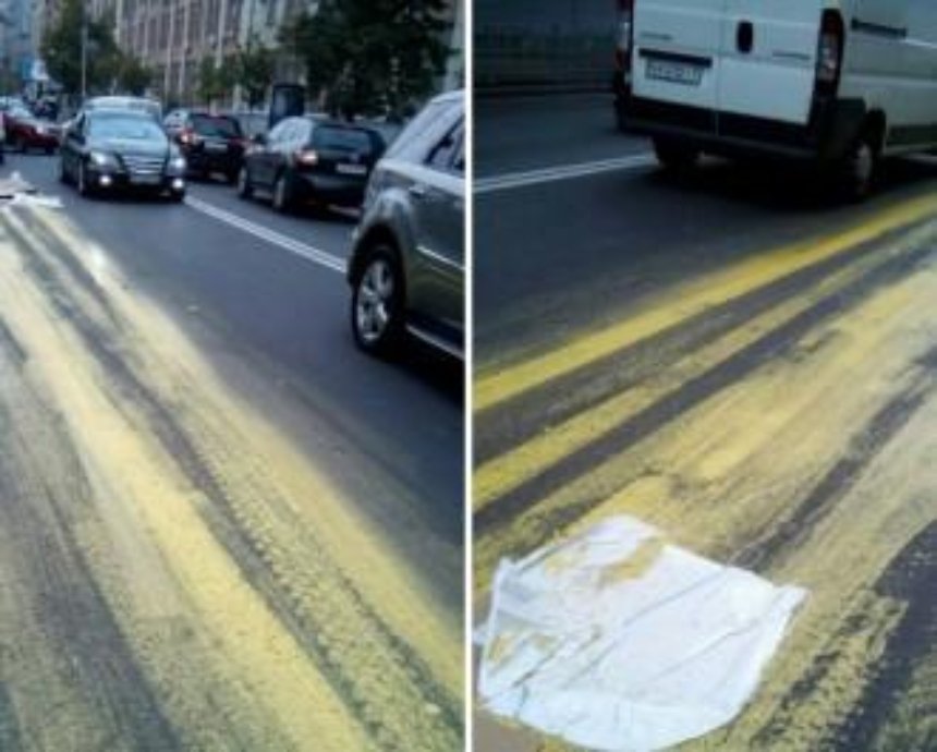 На Лук'янівці дорога стала жовтою через необережного водія (фото)