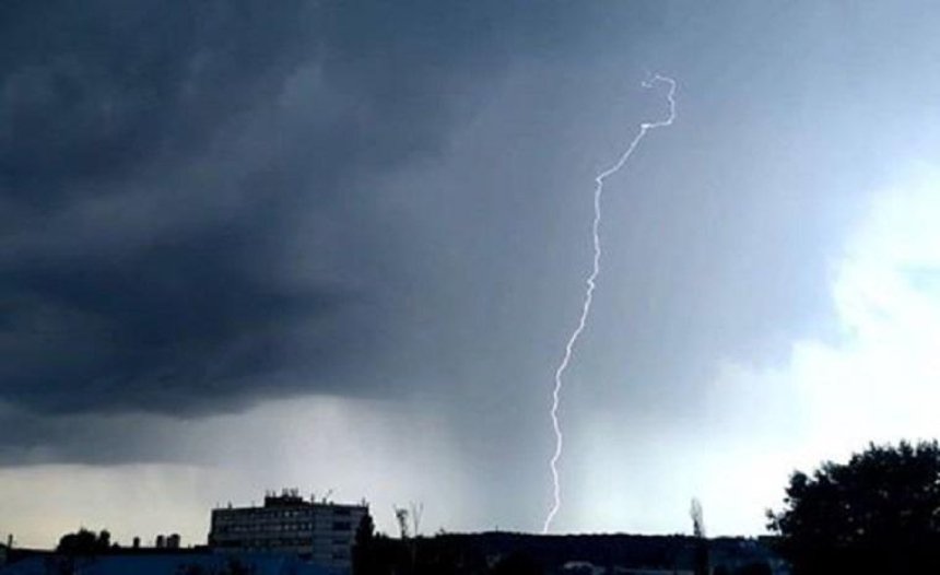"Содом и Гоморра": как киевляне отреагировали на гром и молнии (фото, видео)