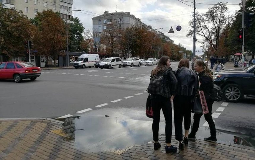 Щойно відремонтована дорога в Києві вже потребує негайної реконструкції (фото)