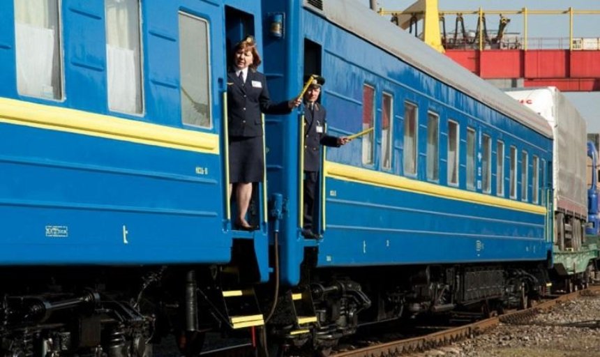 "Укрзализныця" изменила маршруты поездов из-за взрывов в Калиновке (список)