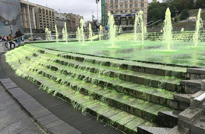 Из-за "зеленых" хулиганов на Майдане выключают фонтаны 