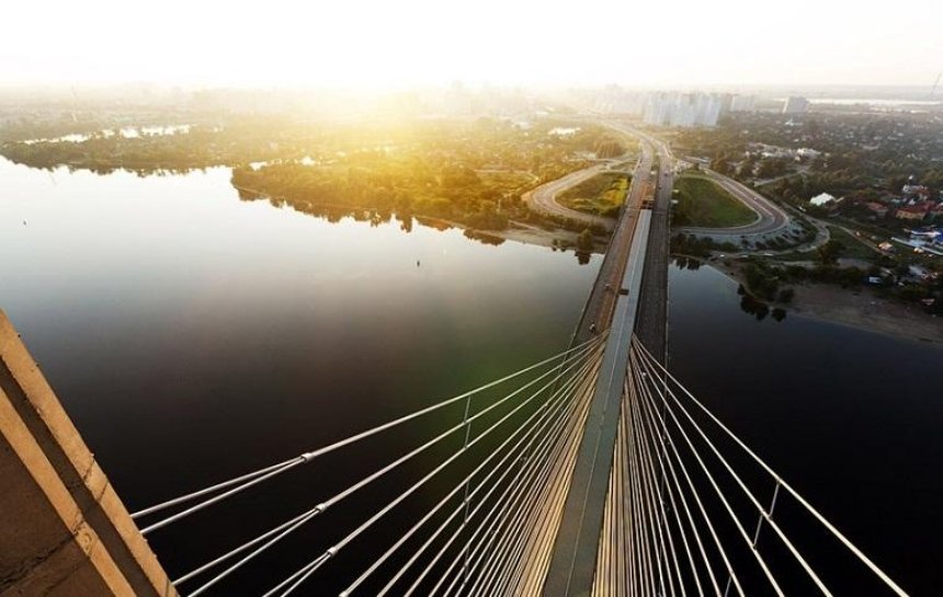 В Киеве может рухнуть один из мостов через Днепр