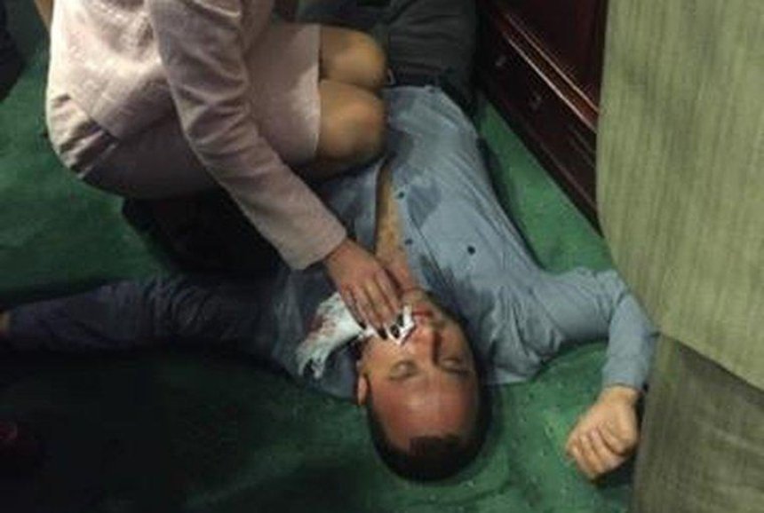В Киевском облсовете один депутат жестоко избил другого