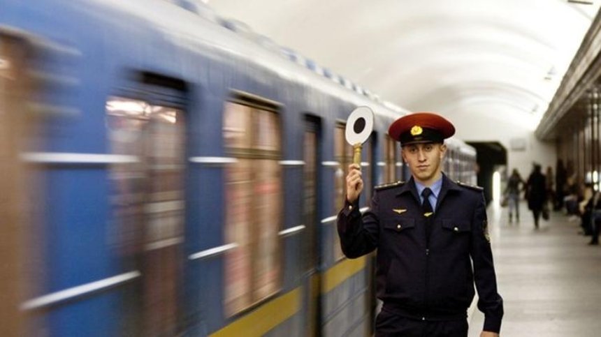 Работники метро и «Киевпастранса» могут остаться без зарплат
