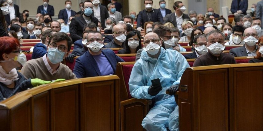 Верховная Рада ушла на карантин из-за вспышки коронавируса среди депутатов