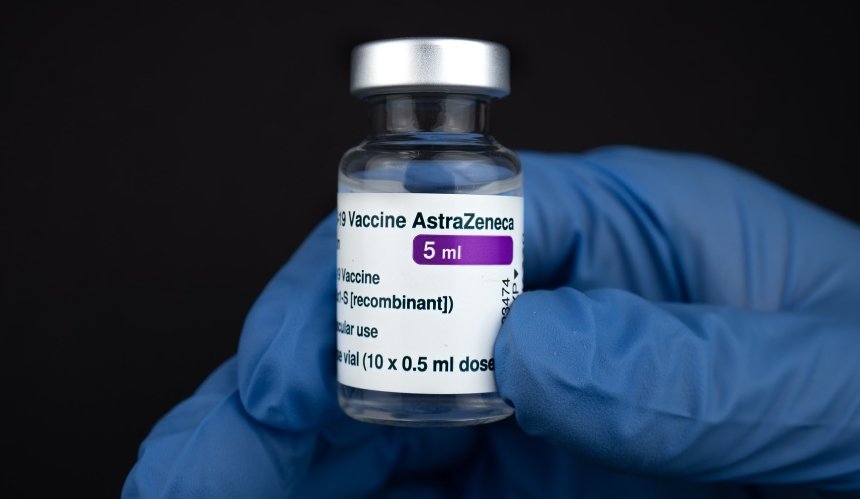 У вакцины AstraZeneca нашли новый возможный побочный эффект