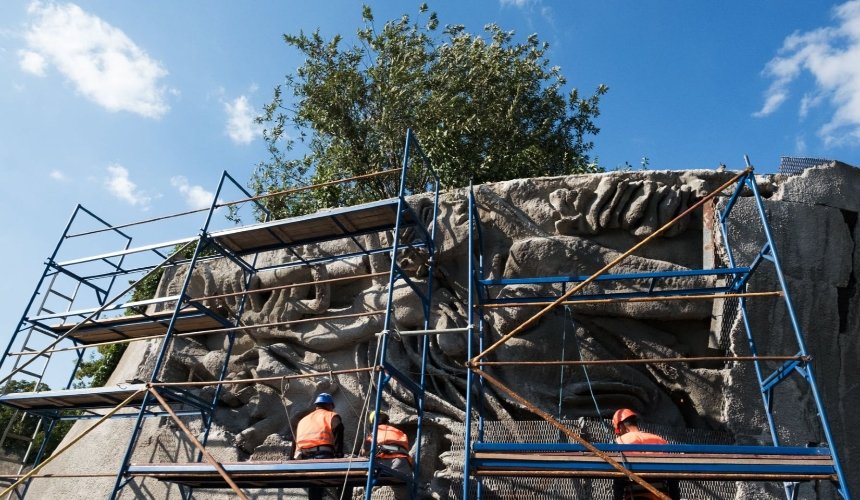 В Киеве восстанавливают Стену памяти: почему не могут завершить работу