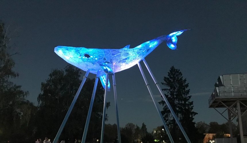 Как выглядит и что «умеет» огромный «Киевский кит» на ВДНГ