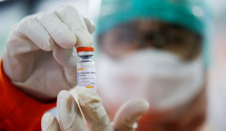 Украина получила новую партию вакцины CoronaVac
