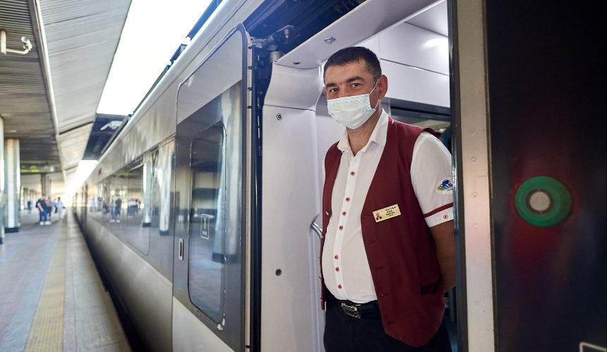 Работников «Укрзалізниці» будут учить противостоять насилию в поездах