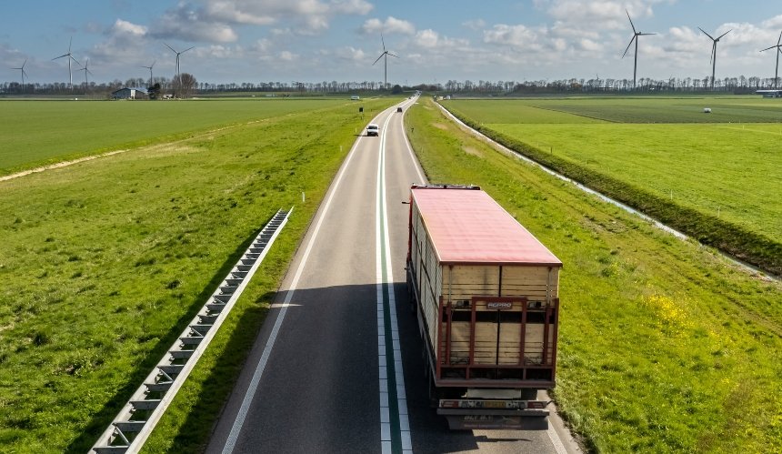 Дороги государственного значения хотят сделать платными для грузовиков