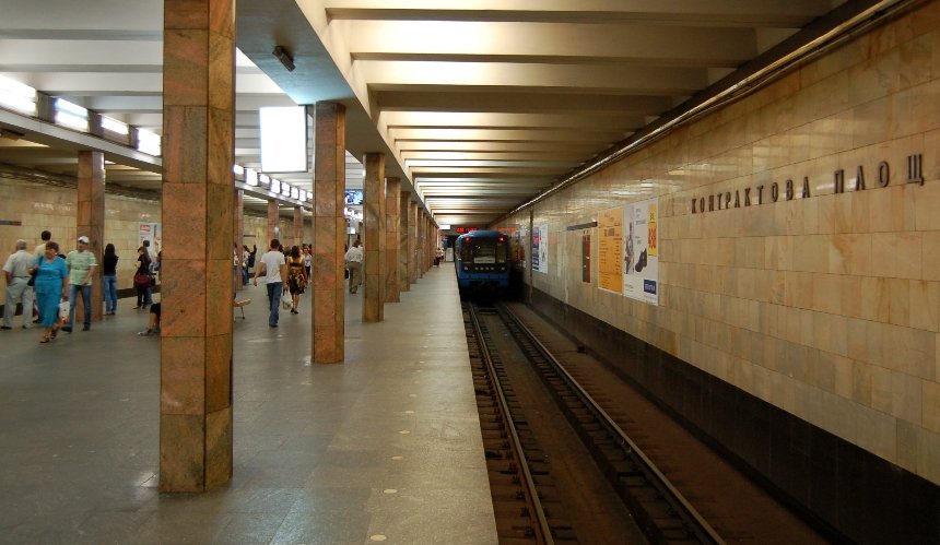 Замена аутентичной плитки на «Контрактовой»: что говорят в метрополитене