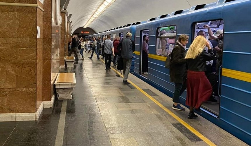 В Києві з 5 вересня скоротять інтервал руху поїздів метро