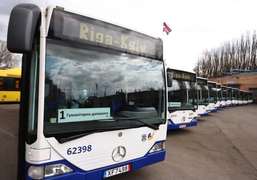 11 пасажирських автобусів, які  передала Києву влада Риги