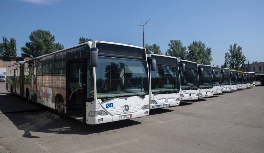 Подаровані Києву автобуси готують до виходу на маршрути — КМДА