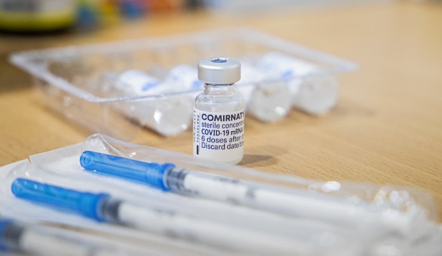 Київ отримав 46 800 доз вакцини Pfizer: КМДА закликає робити бустер