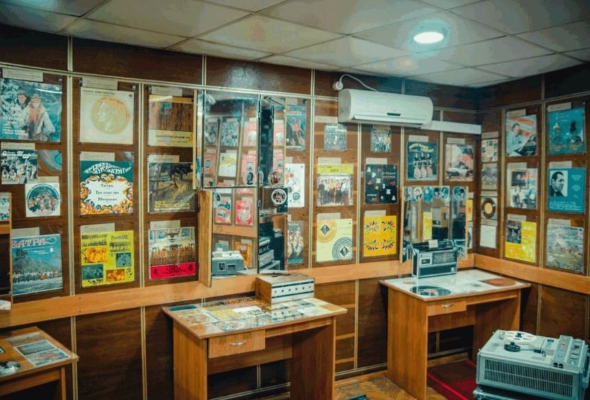 Киян запрошують відвідати експозицію в Музеї українського грамзапису на Співрчому полі в Києві 
