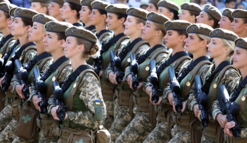 В Україні обмежать виїзд для жінок на військовому обліку — у ДПСУ це заперечили 