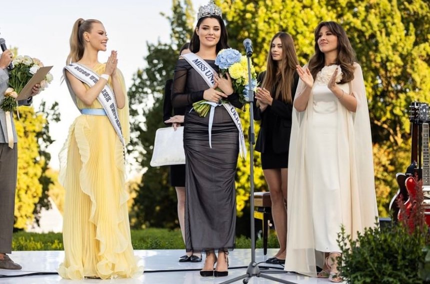 У Києві відбулася урочиста церемонія передачі титулу та корони "Міс Україна Всесвіт"