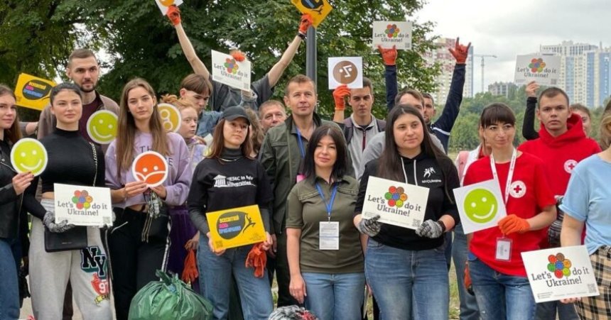 До Всесвітнього дня прибирання у Києві відбулись десятки толок на більше ніж 20 локаціях