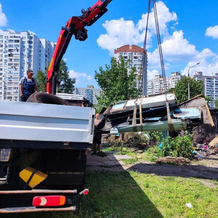 Скільки МАФів демонтували у Києві за три місяці літа