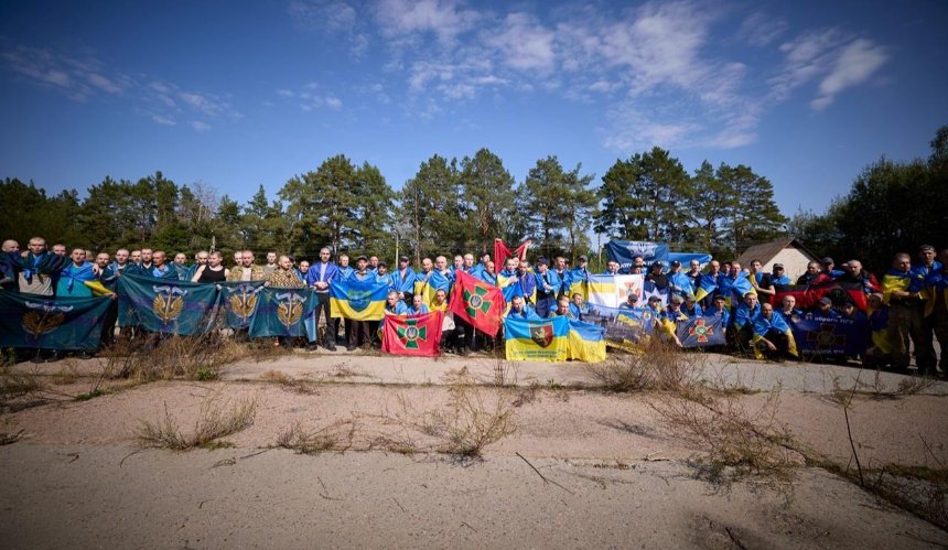 14 вересня 2024 року з російського полону повернули ще 103 українських військових: фото