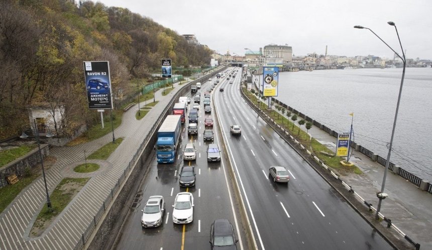 Аварійний ремонт на Набережному шосе завершили