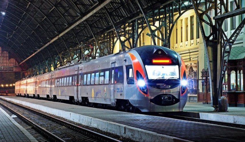 Додаткові поїзди Укрзалізниці у вересні 2025 року