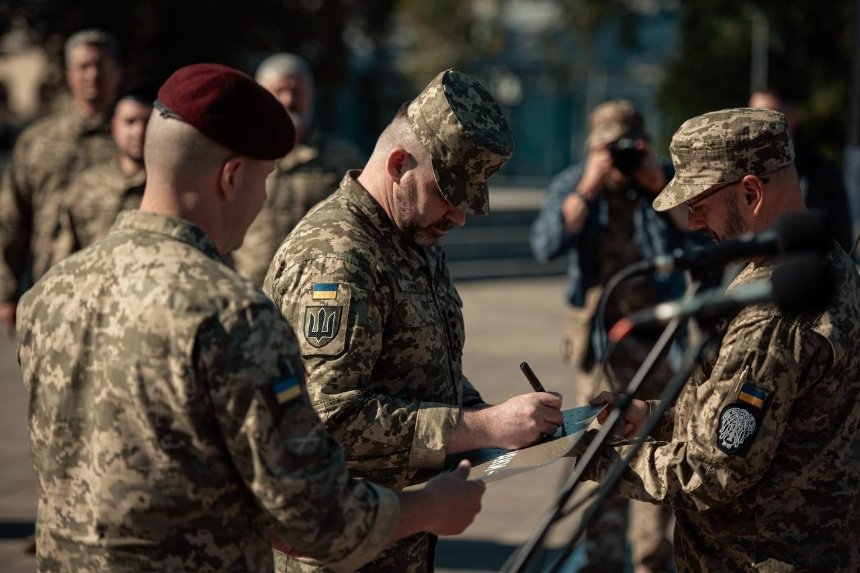 У Києві відкрили пам’ятний знак на честь воїнів-танкістів