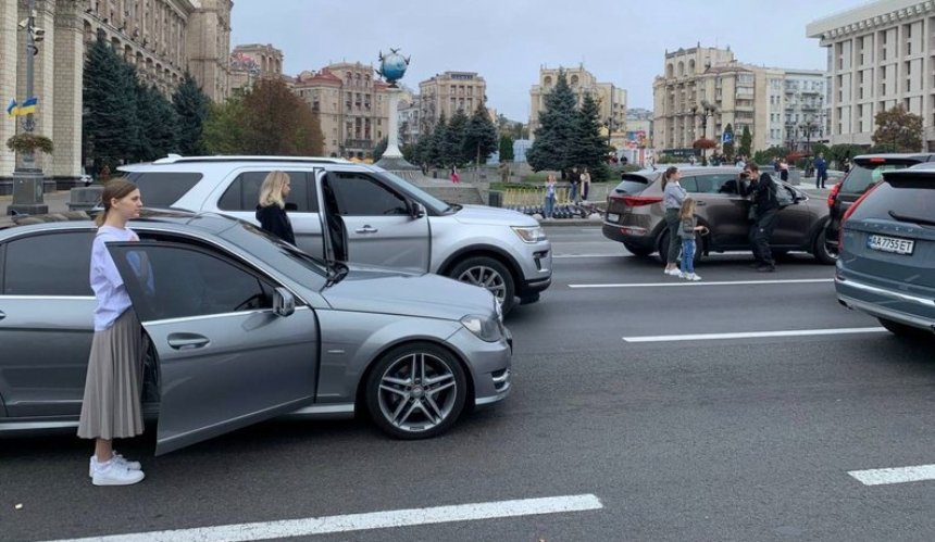 У Києві зупинятимуть рух Хрещатиком на хвилину мовчання