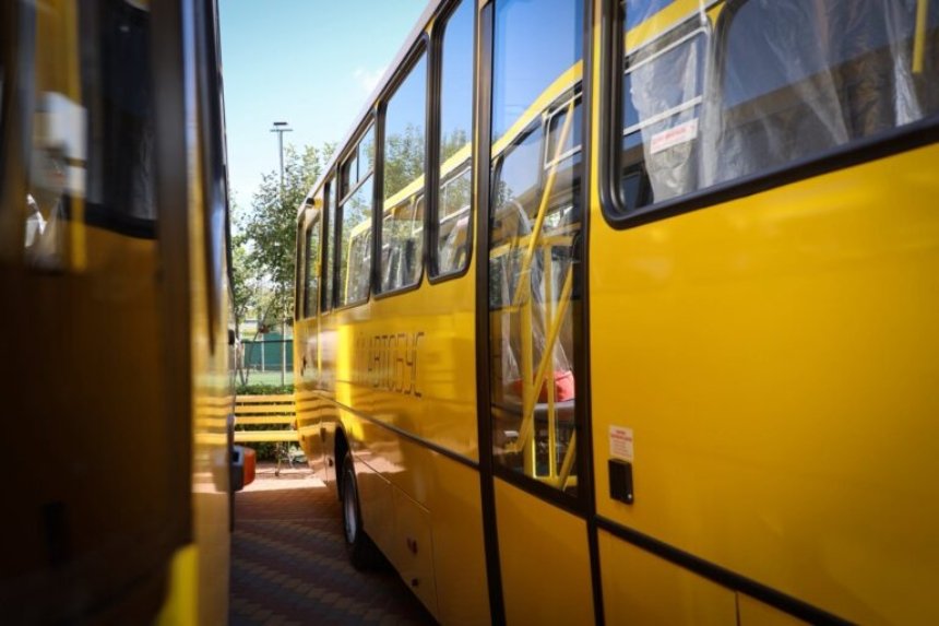 Громади Київщини отримали нові інклюзивні шкільні автобуси