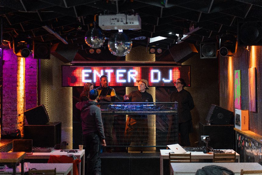 У Києві стартує безплатна програма відновлювального диджеїнгу EnterDJ × PRODJ School