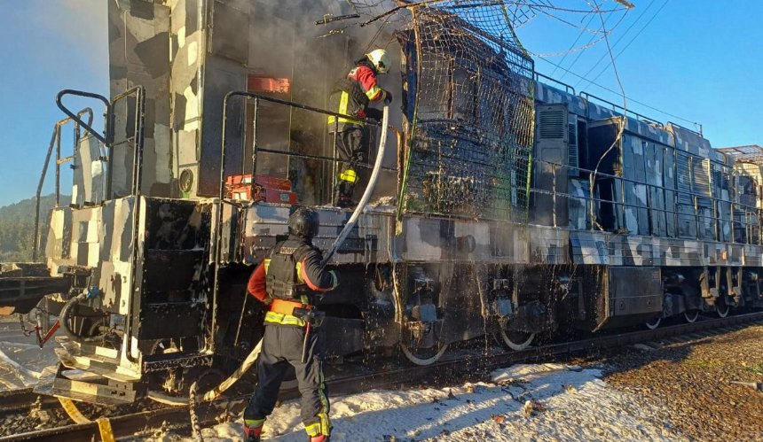 Російські війська вдарили по поїзду Київ — Суми: пасажирів і бригаду встигли евакуювати