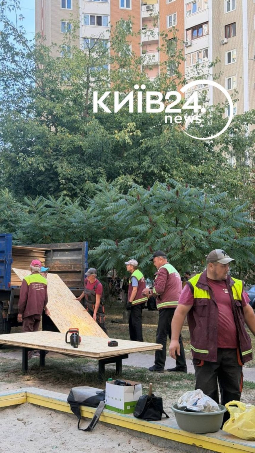 У Дарницькому районі розгорнули штаби допомоги після атаки 9 вересня