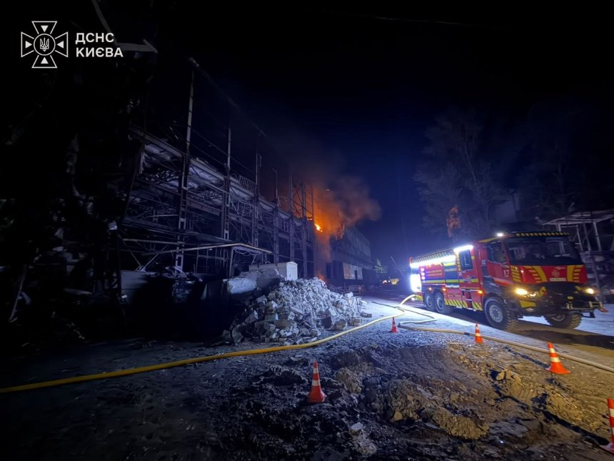 Вранці 10 вересня у Голосіївському районі спалахнула пожежа після ворожої атаки