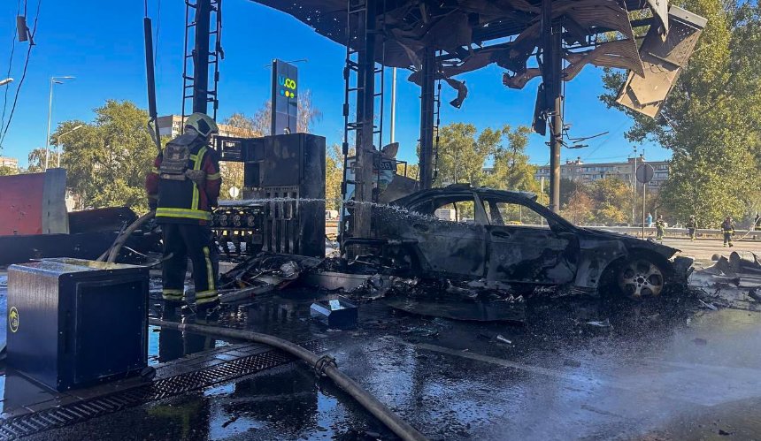 Удар ворожого дрона по АЗС біля ТРЦ Respublika Park у Києві: є постраждалі