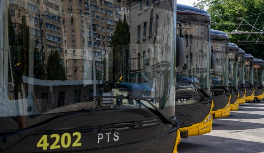 Київ передасть Одесі пасажирські автобуси для відновлення міського автопарку: деталі