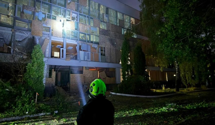 Масована комбінована атака на Київ 17 вересня: є постраждалі, пошкоджено школи та АЗС